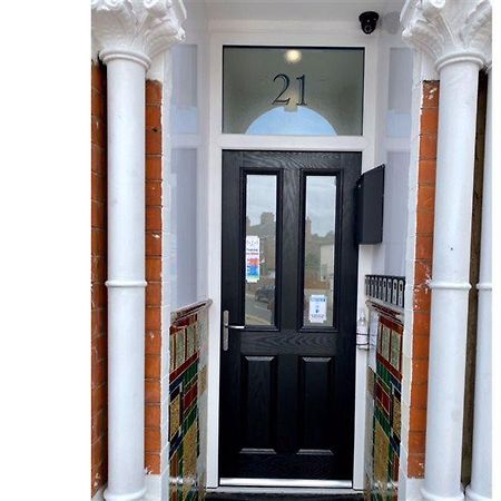 Oyo Hillcrest Studio Apartments Cleethorpes Kültér fotó